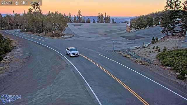 Mt Rose Ski Area, SR-431 at 18:00 on 2026-10-15