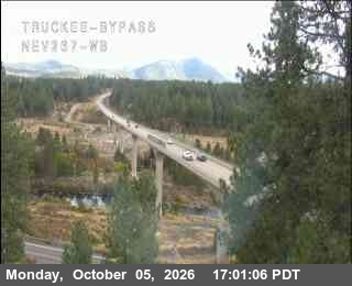 Hwy 267 at Truckee Bypass, SR-267 at 17:00 on 2026-10-05