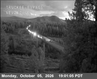 Hwy 267 at Truckee Bypass, SR-267 at 19:00 on 2026-10-05