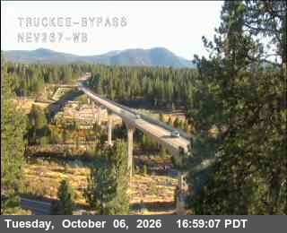Hwy 267 at Truckee Bypass, SR-267 at 17:00 on 2026-10-06